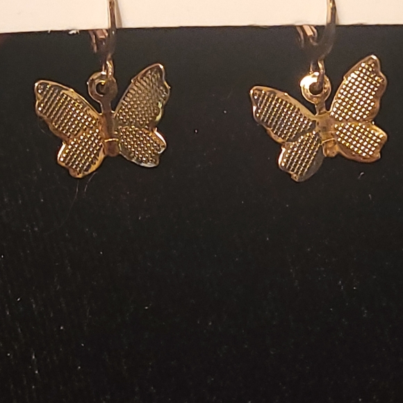 🛍️ BUTTERFLY CHARM HUGGIE EARRINGS - Picture 4 of 4